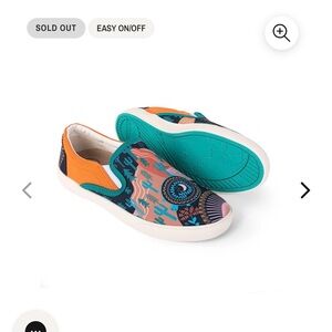 Inkkas Women’s 8.5 narrow Soccoro Slip on Sneaker